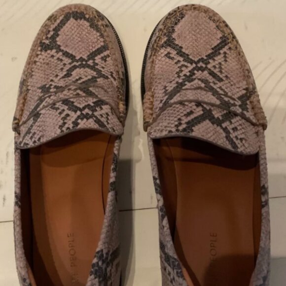 Free People Blanket Stitch Loafer - Beige Snake - Never Worn!